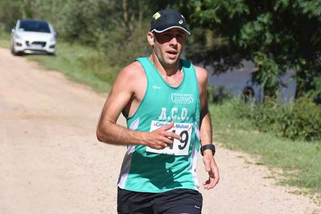 Mickaël Cosentino, vainqueur des 7 km.|Laurent Cartal, vainqueur sur 14 km|Jessica Lacombe, 1re féminine sur 7 km.|Johan Girard, première féminine sur 14 km.|||