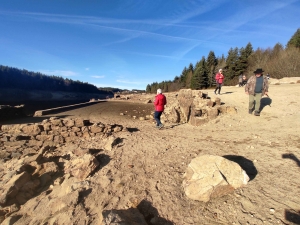 Lapte : les ruines de Piboulet, une attraction sortie des eaux au barrage de Lavalette