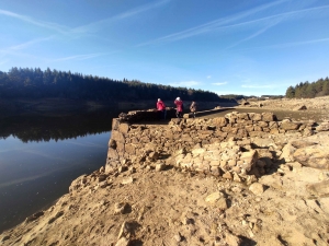 Lapte : les ruines de Piboulet, une attraction sortie des eaux au barrage de Lavalette