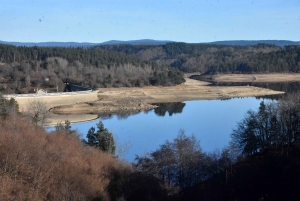 Lapte : les ruines de Piboulet, une attraction sortie des eaux au barrage de Lavalette