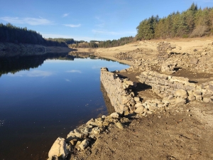 Lapte : les ruines de Piboulet, une attraction sortie des eaux au barrage de Lavalette