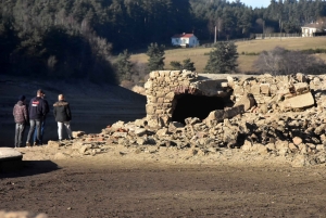 Lapte : les ruines de Piboulet, une attraction sortie des eaux au barrage de Lavalette