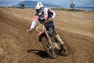 Course sur prairie de Saint-Maurice-de-Lignon : les motos Open (série 1)