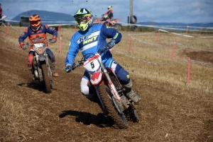 Course sur prairie de Saint-Maurice-de-Lignon : les motos Open (série 1)