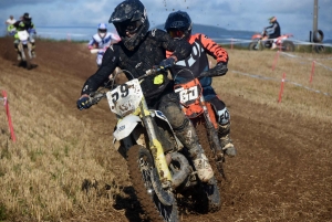 Course sur prairie de Saint-Maurice-de-Lignon : les motos Open (série 1)