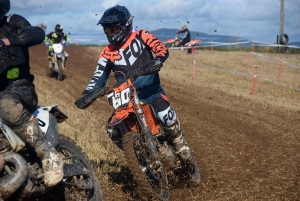 Course sur prairie de Saint-Maurice-de-Lignon : les motos Open (série 1)