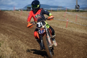 Course sur prairie de Saint-Maurice-de-Lignon : les motos Open (série 1)