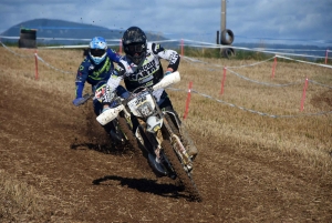 Course sur prairie de Saint-Maurice-de-Lignon : les motos Open (série 1)