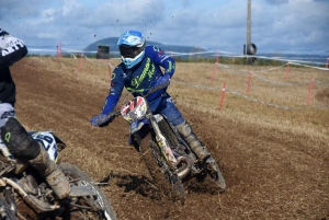 Course sur prairie de Saint-Maurice-de-Lignon : les motos Open (série 1)