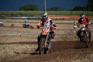 Course sur prairie de Saint-Maurice-de-Lignon : les motos Open (série 1)