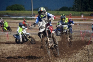 Course sur prairie de Saint-Maurice-de-Lignon : les motos Open (série 1)