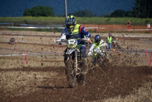 Course sur prairie de Saint-Maurice-de-Lignon : les motos Open (série 1)