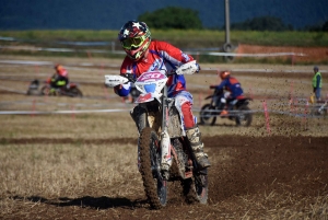 Course sur prairie de Saint-Maurice-de-Lignon : les motos Open (série 1)