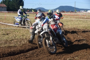 Course sur prairie de Saint-Maurice-de-Lignon : les motos Open (série 1)