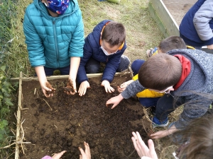 Les Villettes : un projet de jardinage mené à l&#039;école de &quot;Trevas&quot;