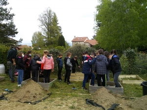 Les Villettes : un projet de jardinage mené à l&#039;école de &quot;Trevas&quot;