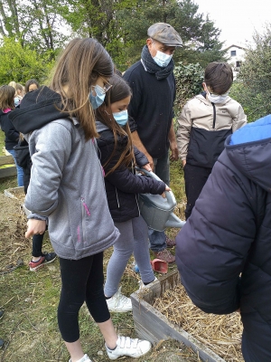 Les Villettes : un projet de jardinage mené à l&#039;école de &quot;Trevas&quot;