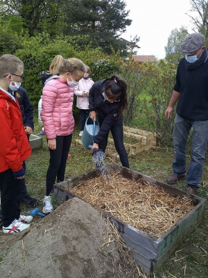 Les Villettes : un projet de jardinage mené à l&#039;école de &quot;Trevas&quot;