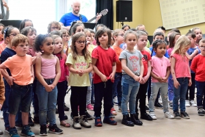 Sainte-Sigolène : les maternelles de l&#039;école Germaine-Tillon ont rejoint les classes chantantes