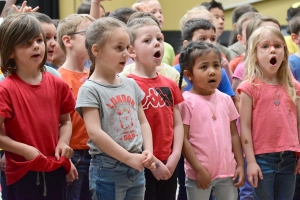 Sainte-Sigolène : les maternelles de l&#039;école Germaine-Tillon ont rejoint les classes chantantes