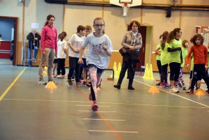 Bas-en-Basset : 80 enfants au kid athlé dans le gymnase