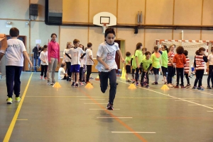 Bas-en-Basset : 80 enfants au kid athlé dans le gymnase