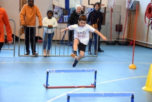 Bas-en-Basset : 80 enfants au kid athlé dans le gymnase