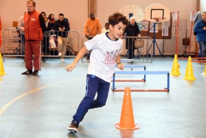 Bas-en-Basset : 80 enfants au kid athlé dans le gymnase