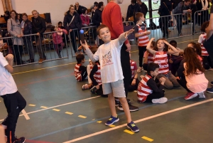 Bas-en-Basset : 80 enfants au kid athlé dans le gymnase