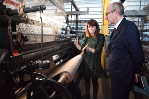 Les Villettes : ce plaid en matière recyclée sera présenté à l&#039;Elysée par la Maison Bonnefoy