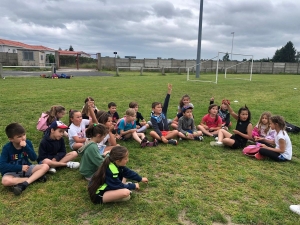 Initiation football pour les CP-CE1-CE2 de l’école Claudie Haigneré de Saint-Maurice-de-Lignon