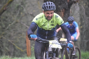 VTT : des conditions dantesques à Sainte-Sigolène pour les championnats régionaux de cross-country