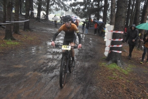 VTT : des conditions dantesques à Sainte-Sigolène pour les championnats régionaux de cross-country