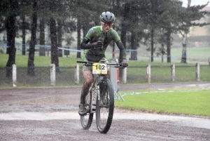 VTT : des conditions dantesques à Sainte-Sigolène pour les championnats régionaux de cross-country