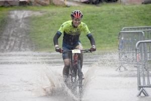 VTT : des conditions dantesques à Sainte-Sigolène pour les championnats régionaux de cross-country