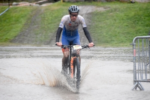 VTT : des conditions dantesques à Sainte-Sigolène pour les championnats régionaux de cross-country