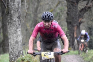 VTT : des conditions dantesques à Sainte-Sigolène pour les championnats régionaux de cross-country