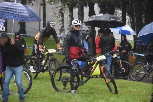 VTT : des conditions dantesques à Sainte-Sigolène pour les championnats régionaux de cross-country