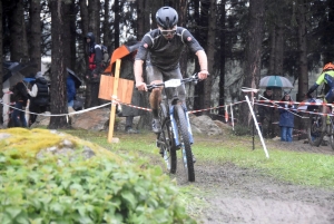 VTT : des conditions dantesques à Sainte-Sigolène pour les championnats régionaux de cross-country