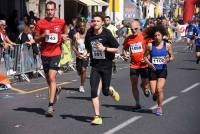 Plus de 1 000 coureurs sur l&#039;asphalte des 15 km du Puy