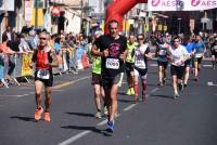 Plus de 1 000 coureurs sur l&#039;asphalte des 15 km du Puy