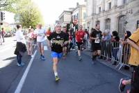 Plus de 1 000 coureurs sur l&#039;asphalte des 15 km du Puy