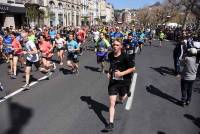 Plus de 1 000 coureurs sur l&#039;asphalte des 15 km du Puy