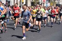 Plus de 1 000 coureurs sur l&#039;asphalte des 15 km du Puy