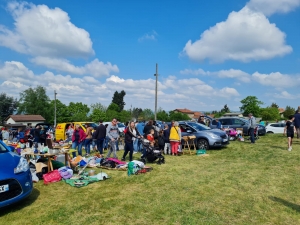 La Chapelle-d&#039;Aurec : un vide-greniers sous le soleil