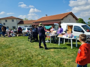 La Chapelle-d&#039;Aurec : un vide-greniers sous le soleil