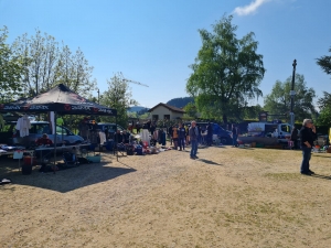 La Chapelle-d&#039;Aurec : un vide-greniers sous le soleil