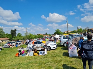 La Chapelle-d&#039;Aurec : un vide-greniers sous le soleil