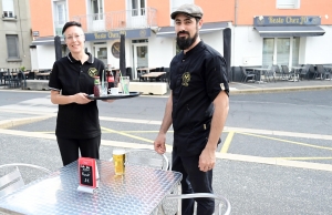 Yssingeaux : Chez Jo, c&#039;est un restaurant mais aussi un bar, salon de thé avec une grande terrasse