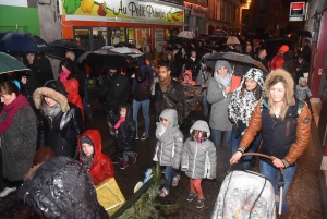 Monistrol-sur-Loire : un défilé de Noël bien arrosé